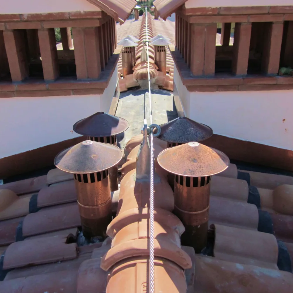 Installazione Converse In piombo e camino _ Coperture e Lattonerie